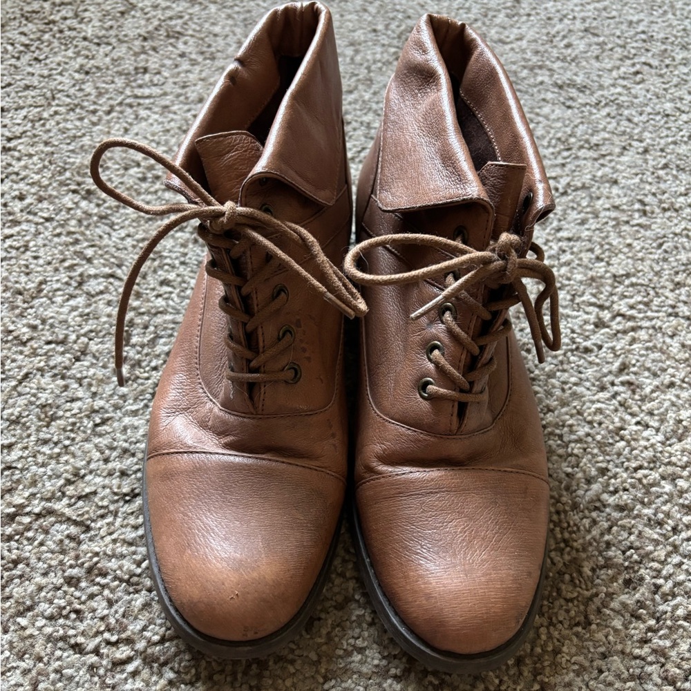 Steve Madden Brown Lace-Up Leather Boots